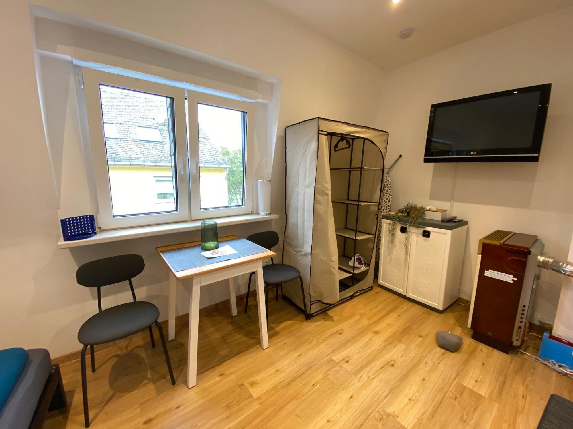 Koblenz - Eigenes Bad,Kueche - Wifi - Parkplatz - 2 Og Apartment Екстериор снимка